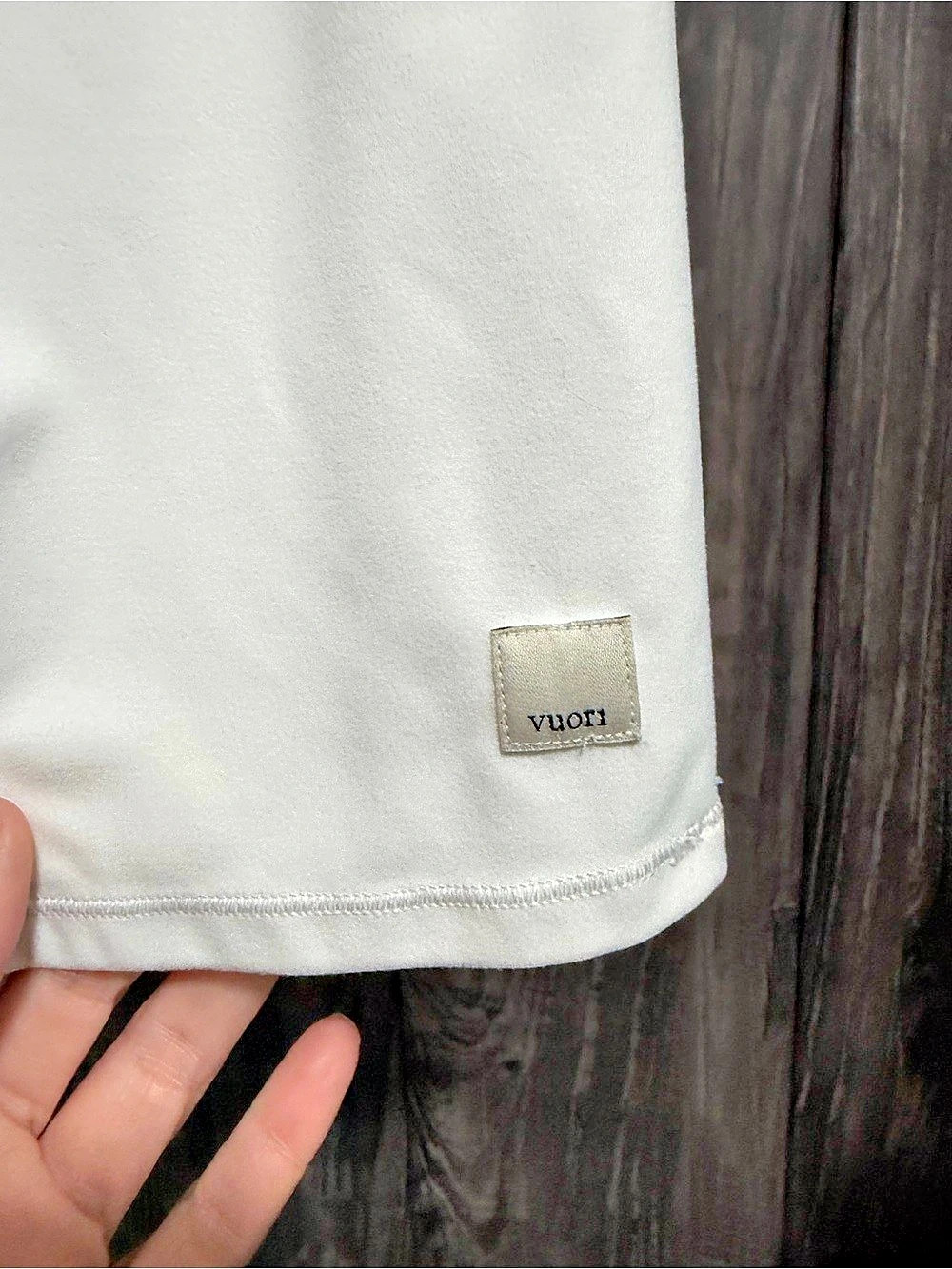 Vuori Strato Tech Tee Short Sleeve Tee in White Size Medium Like New